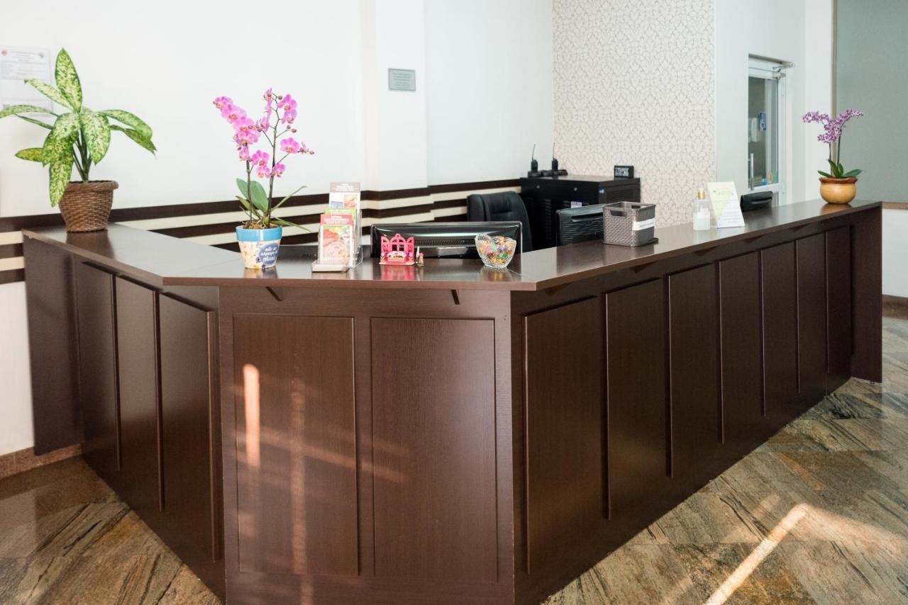 Holambra Garden Hotel 외부 사진 A reception desk